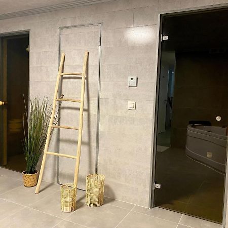 Superbe logement près de Bruxelles avec spa privé Exterior foto